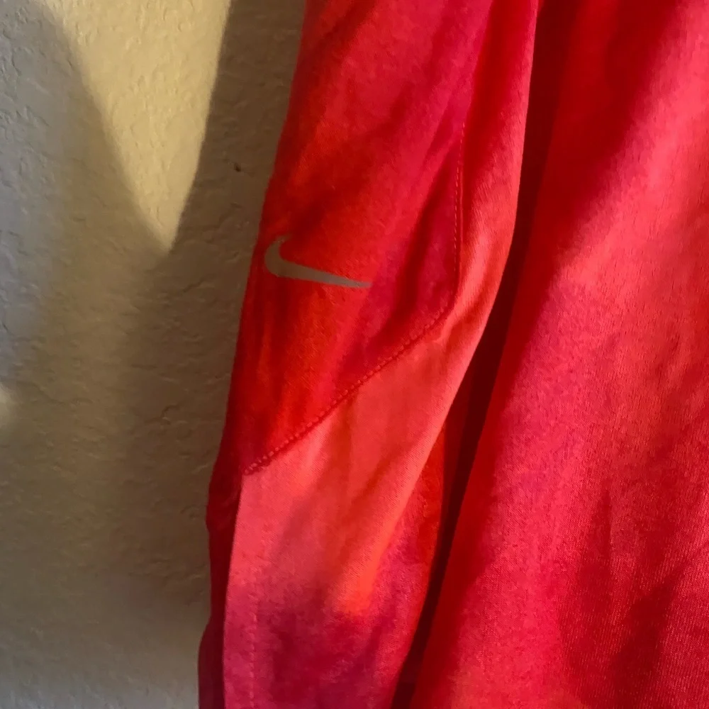 Nike drifit red